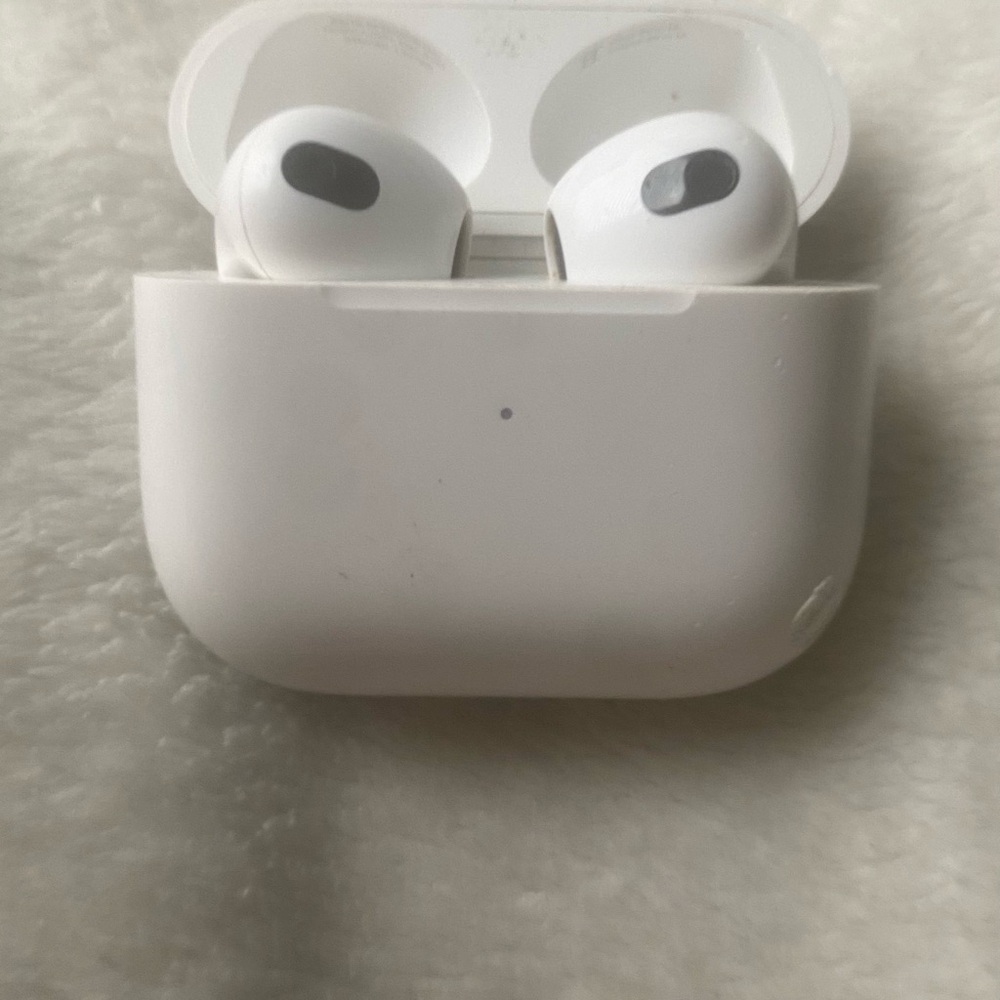 Wireless Earbuds with Charging Case - White